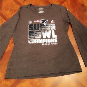 Ladies NWOT Patriots Tee